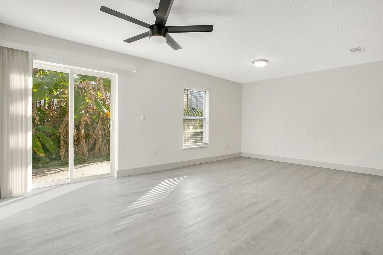 1217 W 6th St #1 - Photo 6 of 7