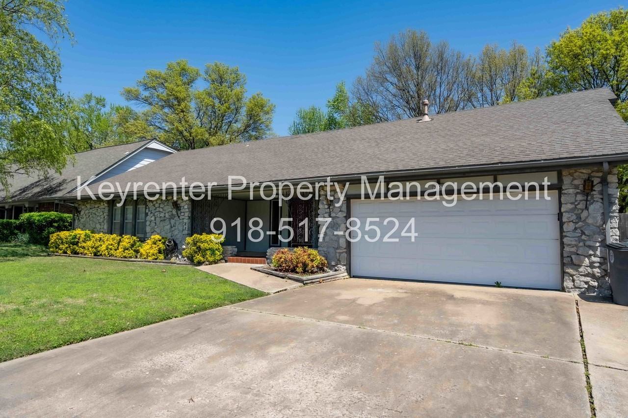 7337 7337 S 74th Ave E - Photo 2 of 24