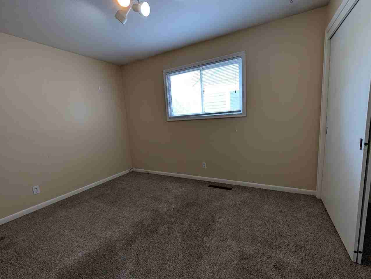 1122 10th St - Photo 6 of 15