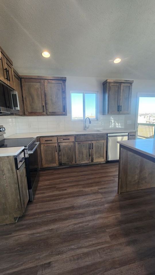 21506 Arabian Rd - Photo 7 of 16