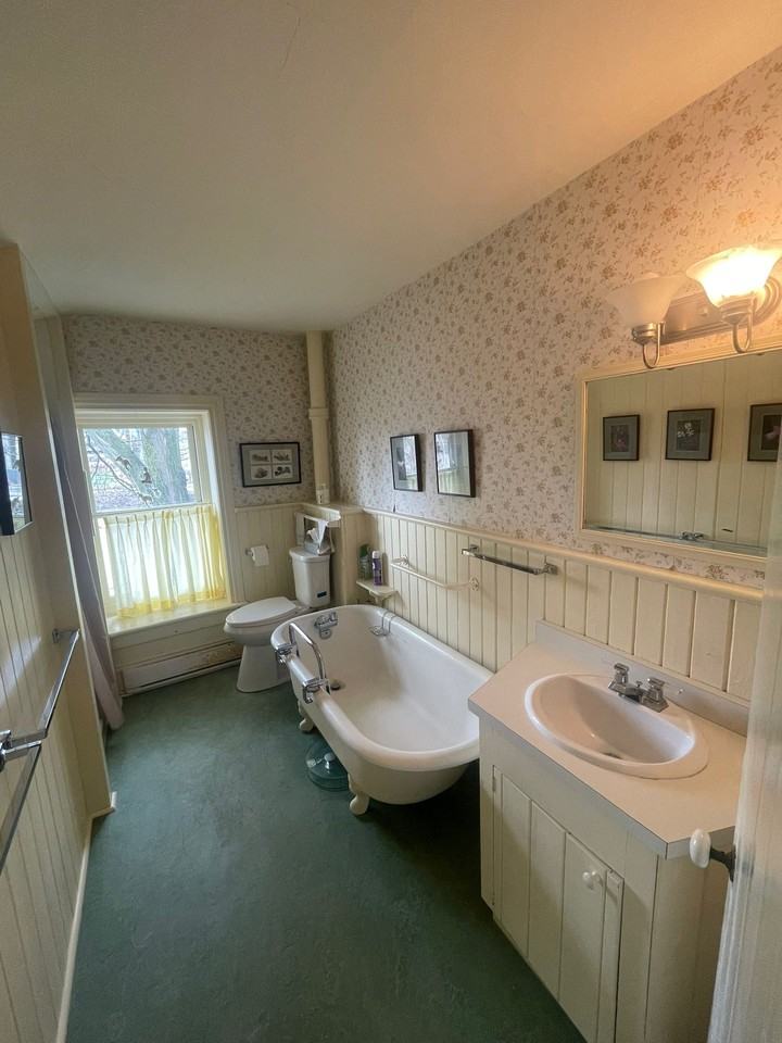 56 Arthur Street North - Photo 7 of 7