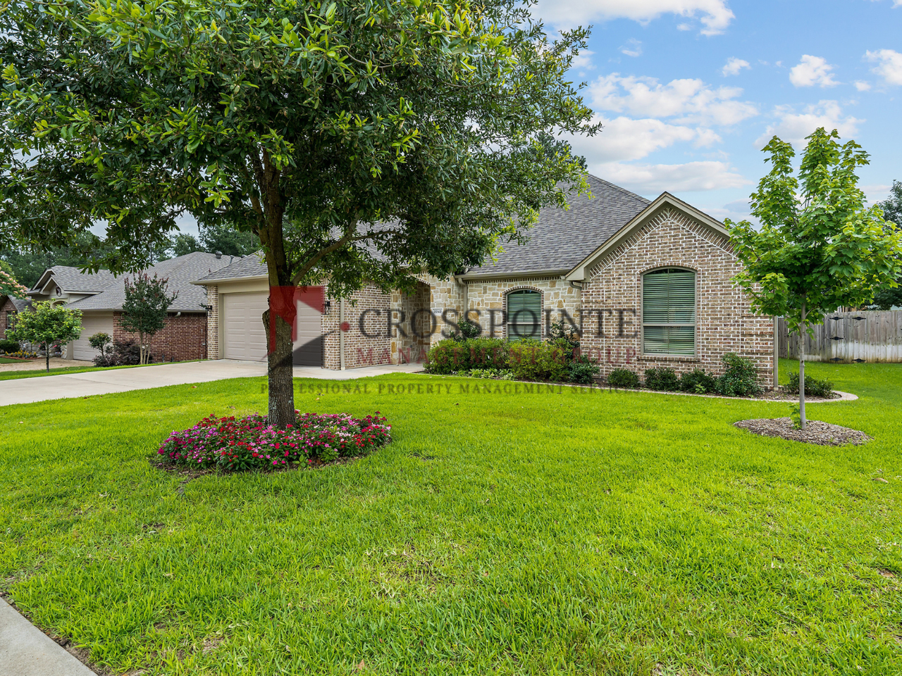 2242 Pinnacle Cir - Photo 2 of 46