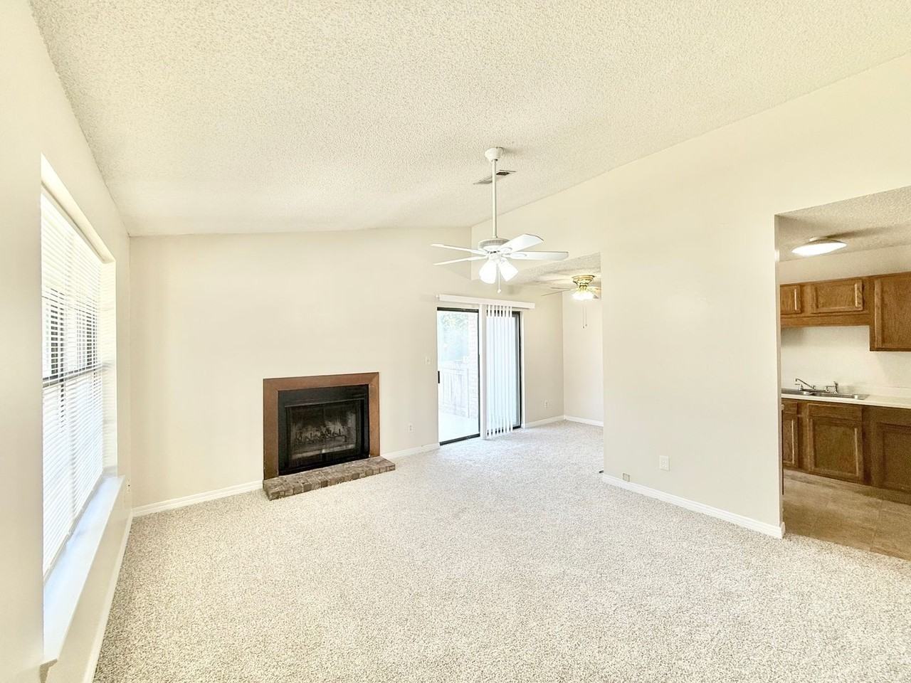 3864 Oakus Dr #5B - Photo 4 of 13