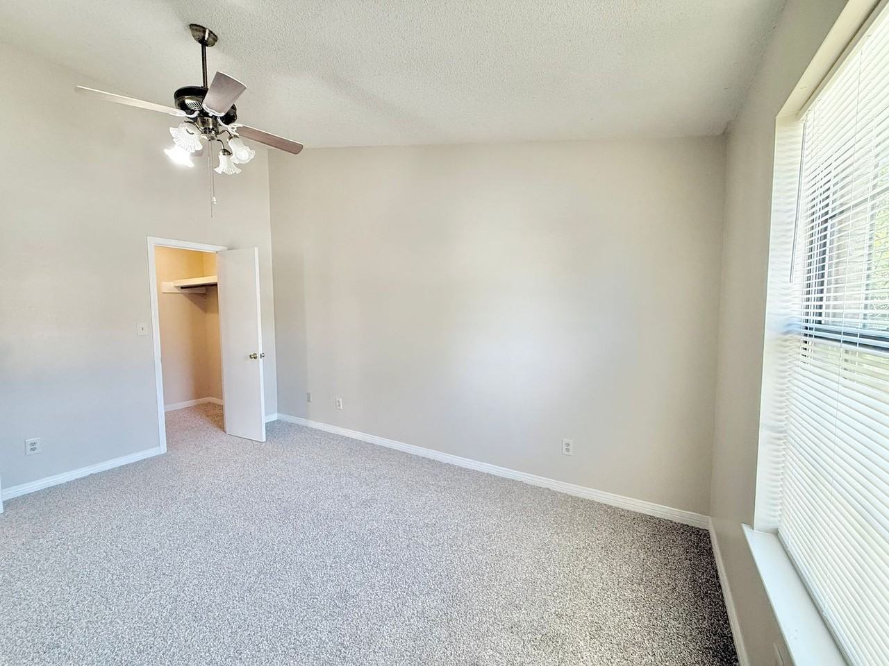 3864 Oakus Dr #5B - Photo 7 of 13