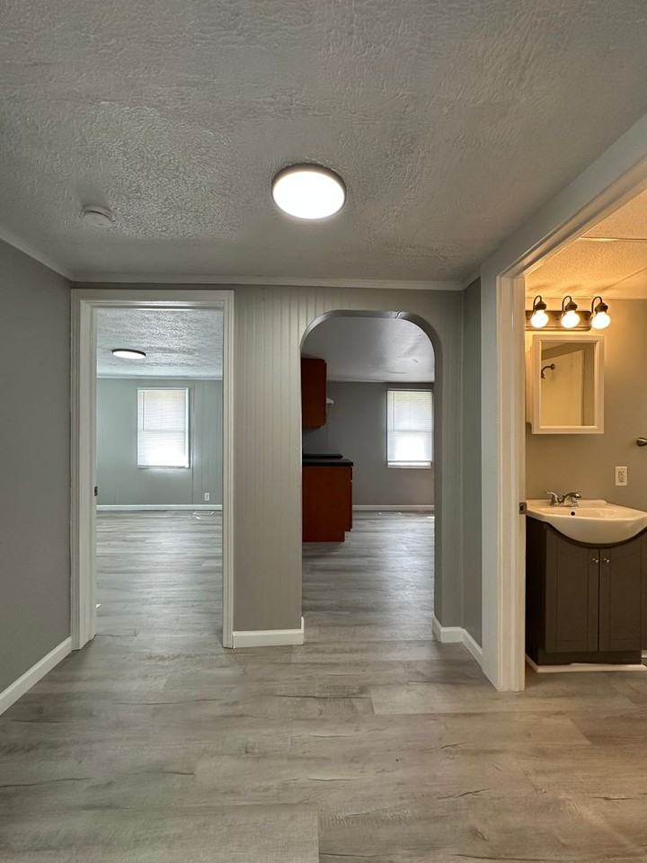 1201 W 18th St - Photo 6 of 23