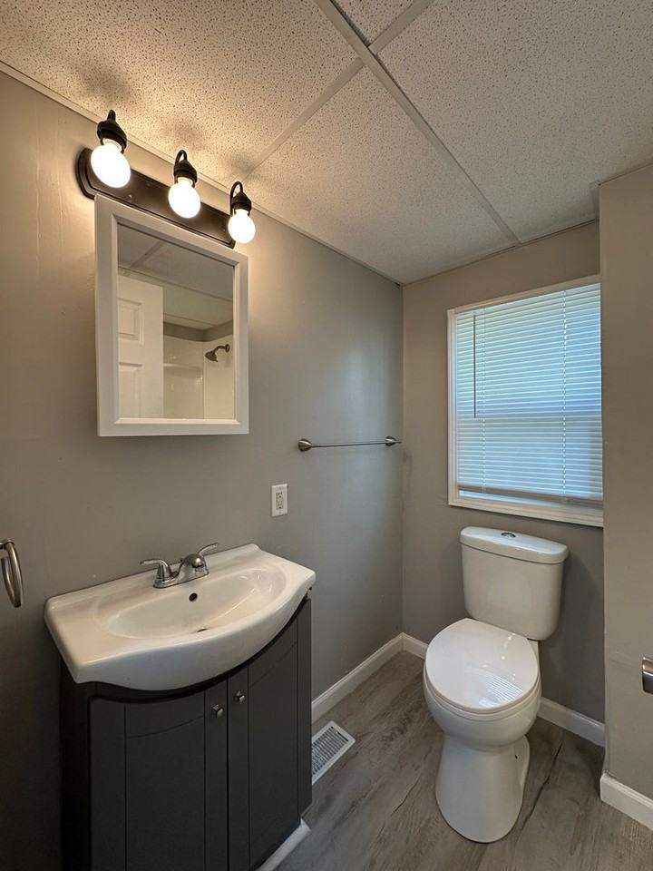 1201 W 18th St - Photo 7 of 23