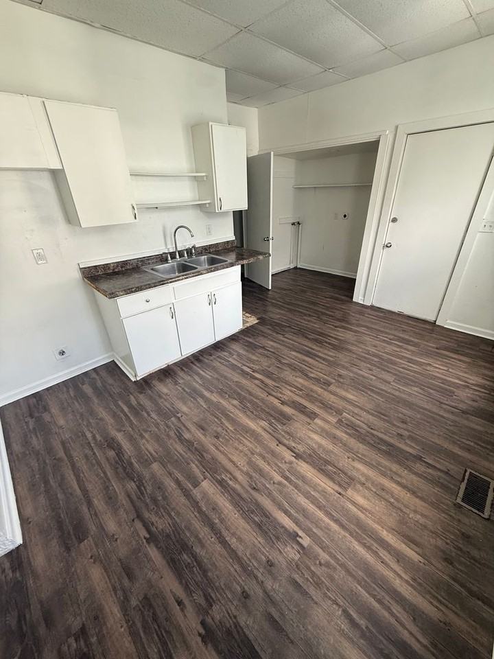 508 Howland Ave - Photo 7 of 8