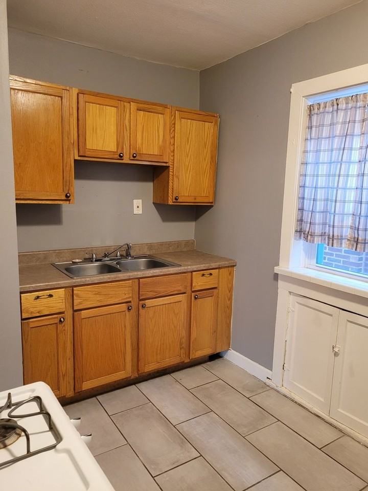 4710 Eichelberger St - Photo 4 of 11