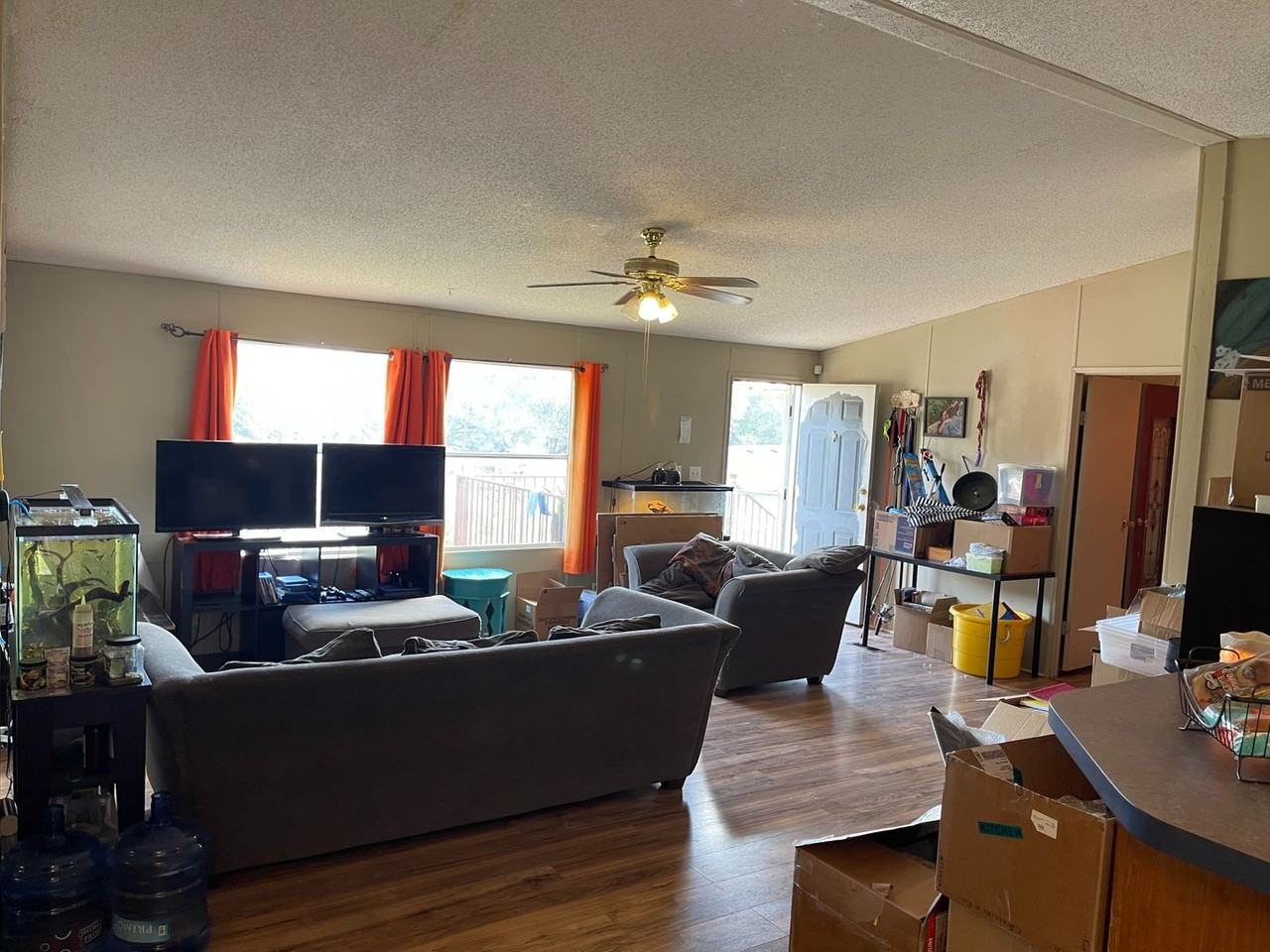 144 Sonnyland Dr - Photo 4 of 19