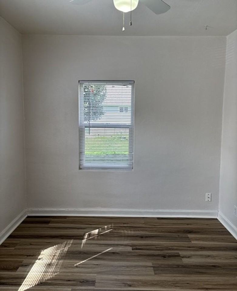 2915 Jensen St Ne - Photo 6 of 13