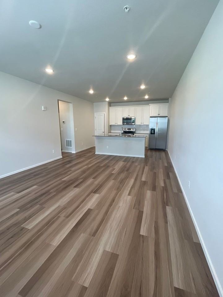 533 Vicot Way #B - Photo 7 of 22