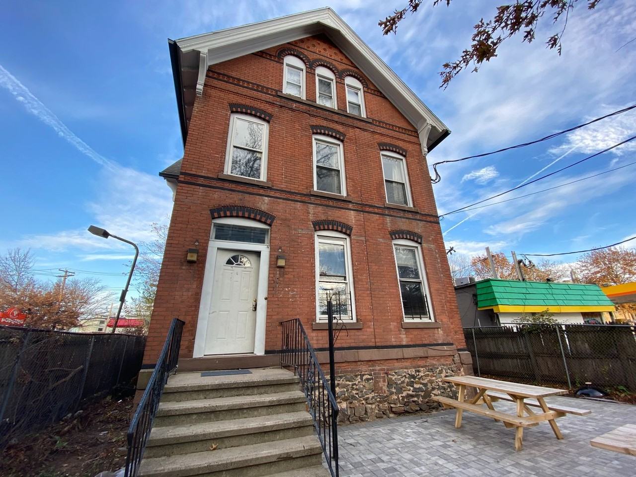 29 Whalley Ave - Photo 3 of 17