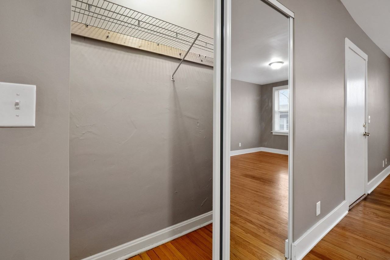 3915 Hereford St - Photo 5 of 12