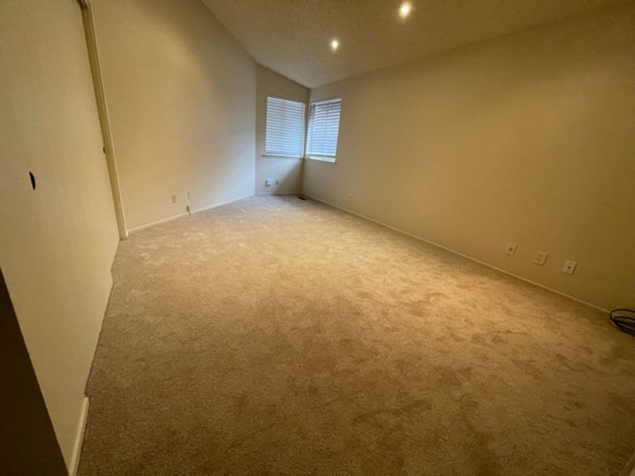 6030 Diplomat Dr - Photo 5 of 9