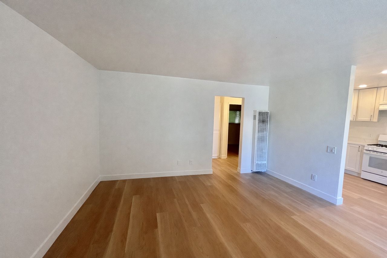 516 K St #C - Photo 4 of 17