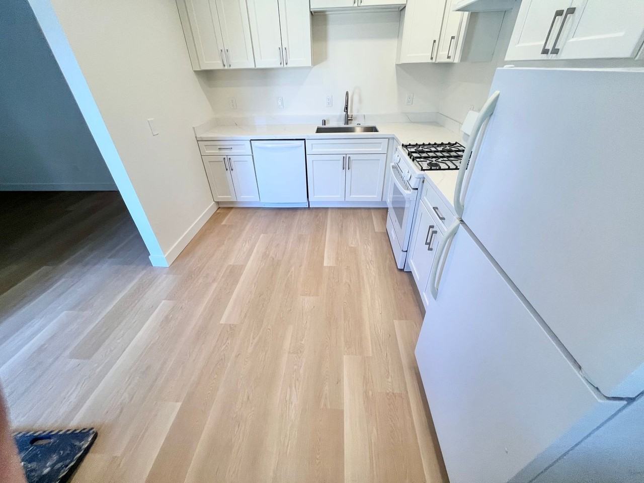 516 K St #C - Photo 6 of 17