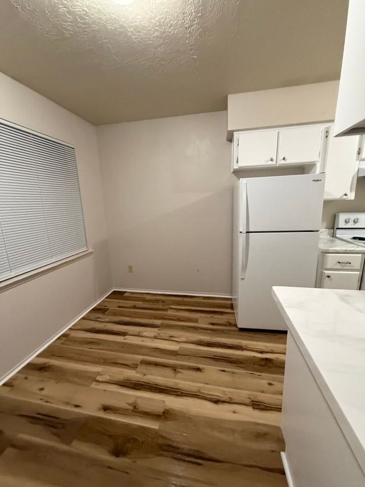 705 W Calle Sur St - Photo 2 of 7