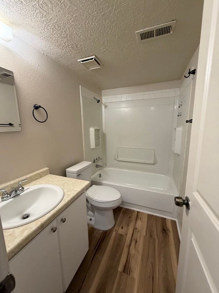 705 W Calle Sur St - Photo 3 of 7