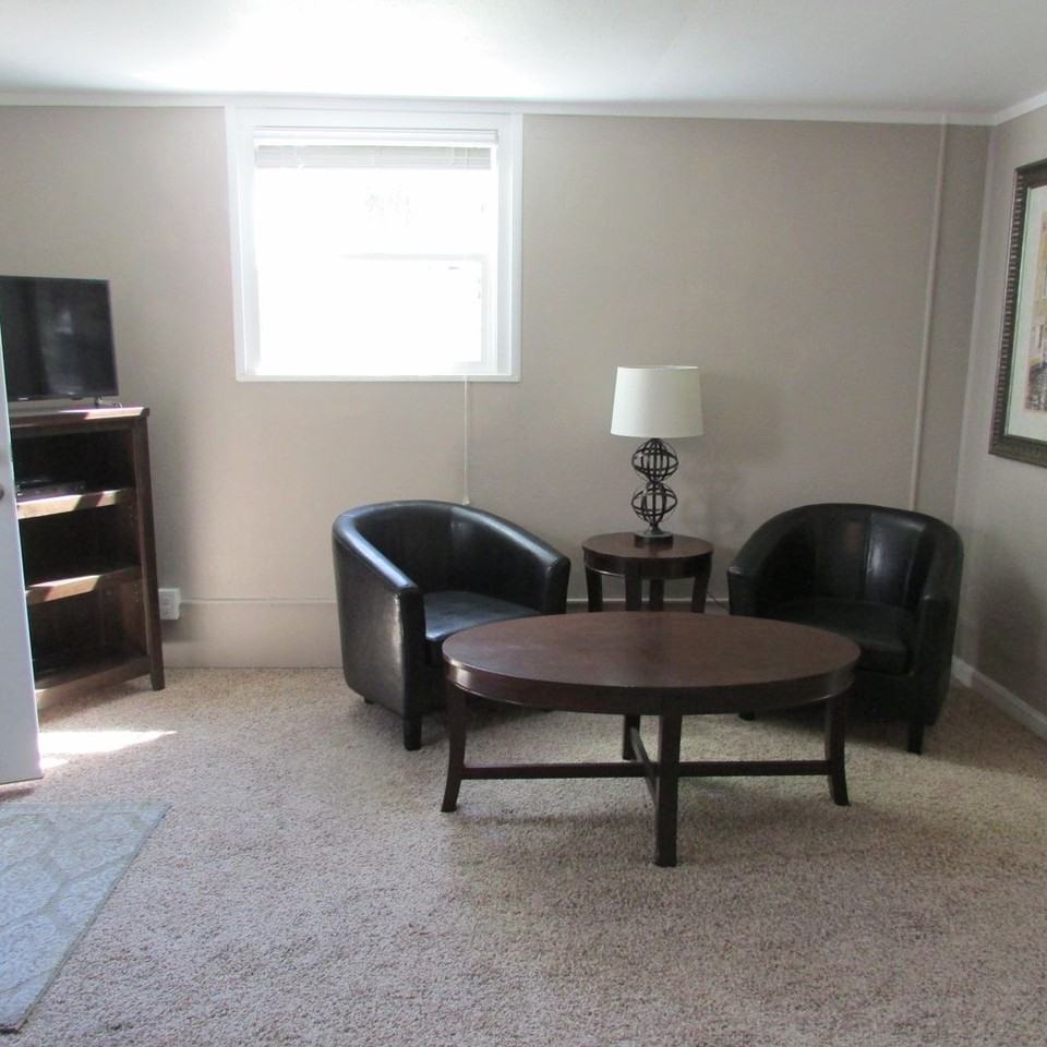 457 N Johnson Ave - Photo 5 of 16