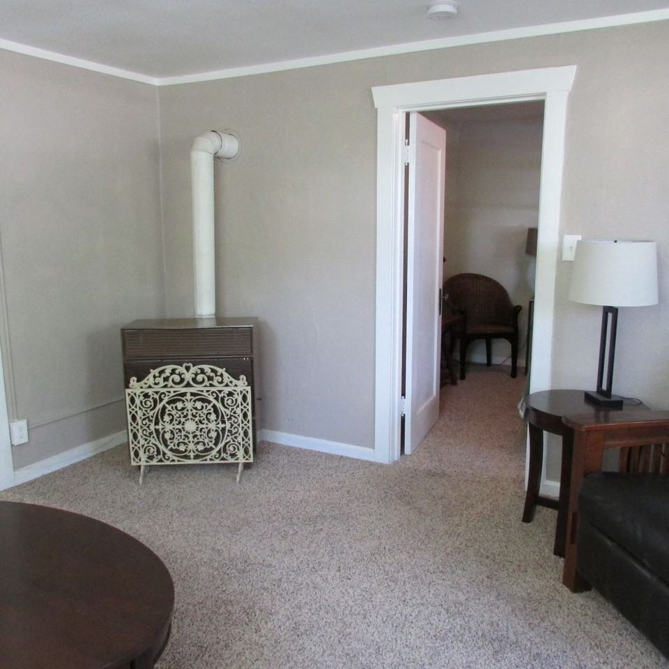 457 N Johnson Ave - Photo 6 of 16