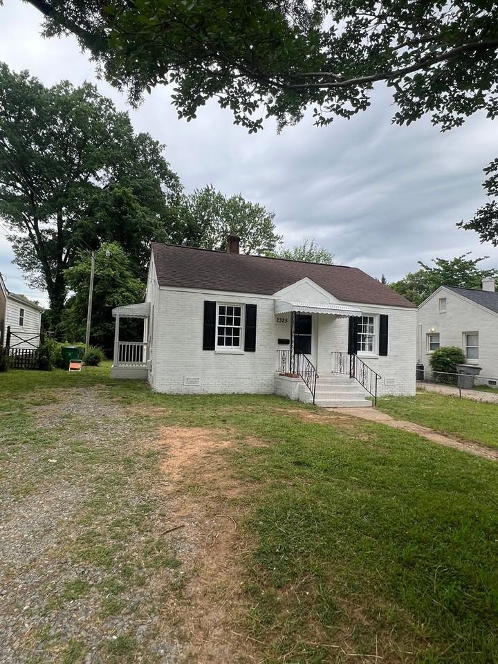 2325 Bancroft St - Photo 2 of 16
