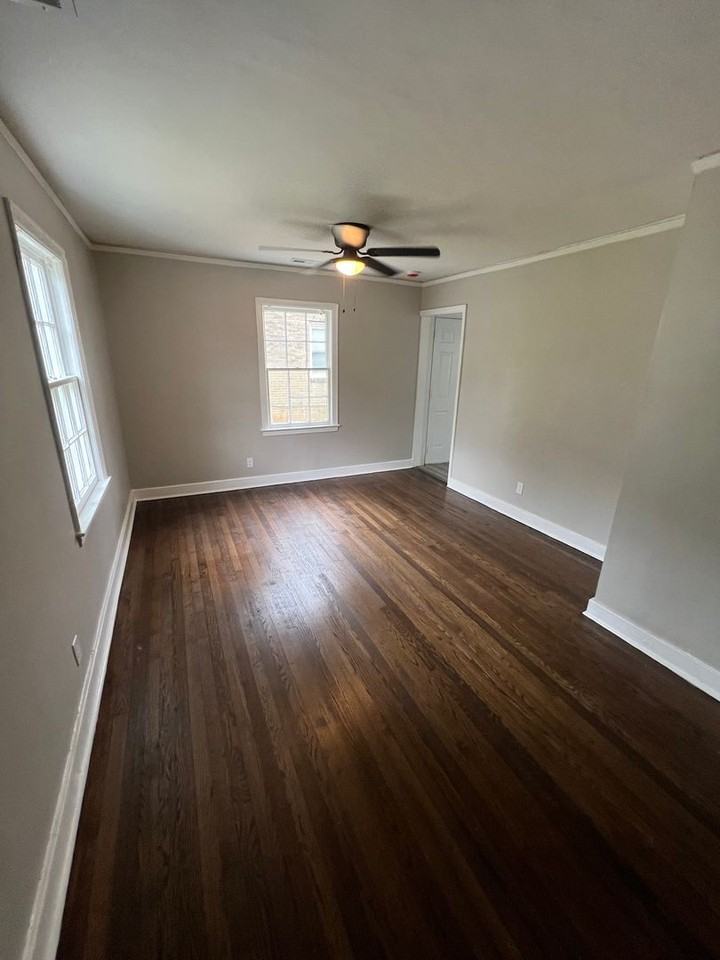 2325 Bancroft St - Photo 4 of 16