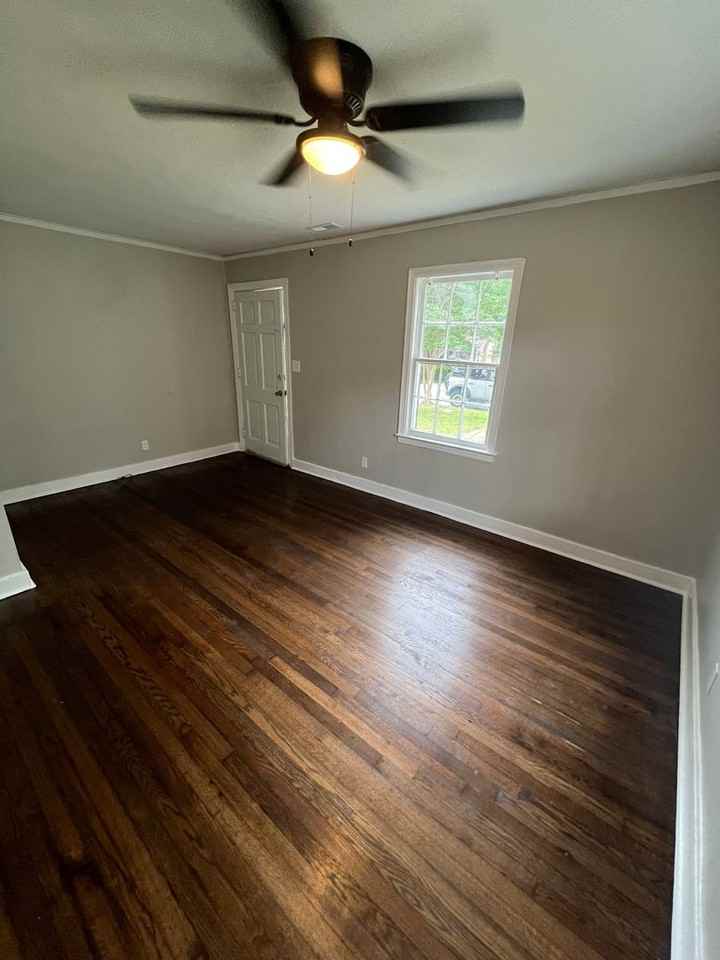 2325 Bancroft St - Photo 5 of 16
