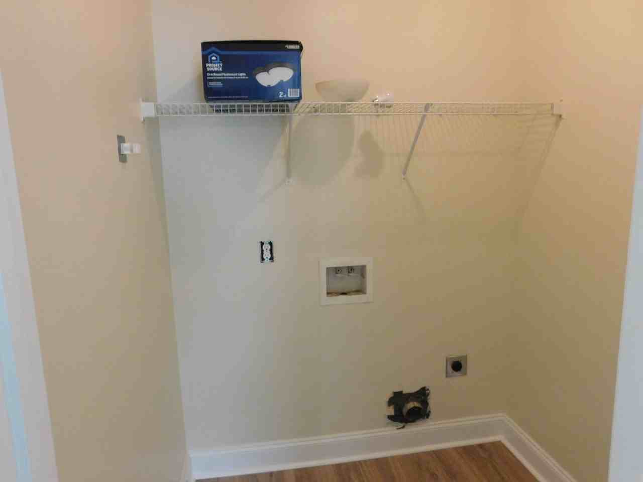 308 Daniels St - Photo 4 of 17