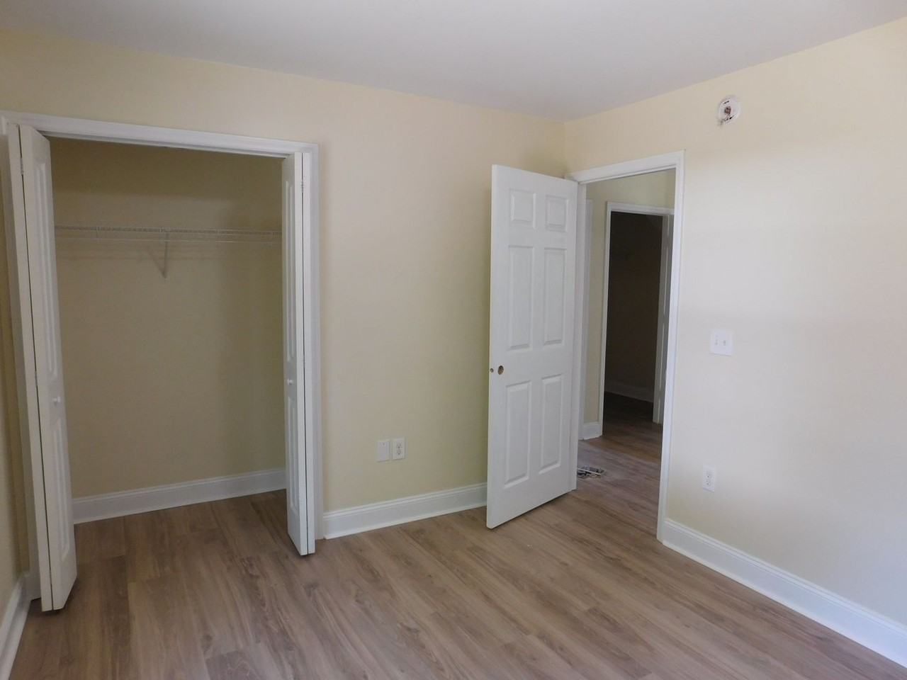 308 Daniels St - Photo 6 of 17