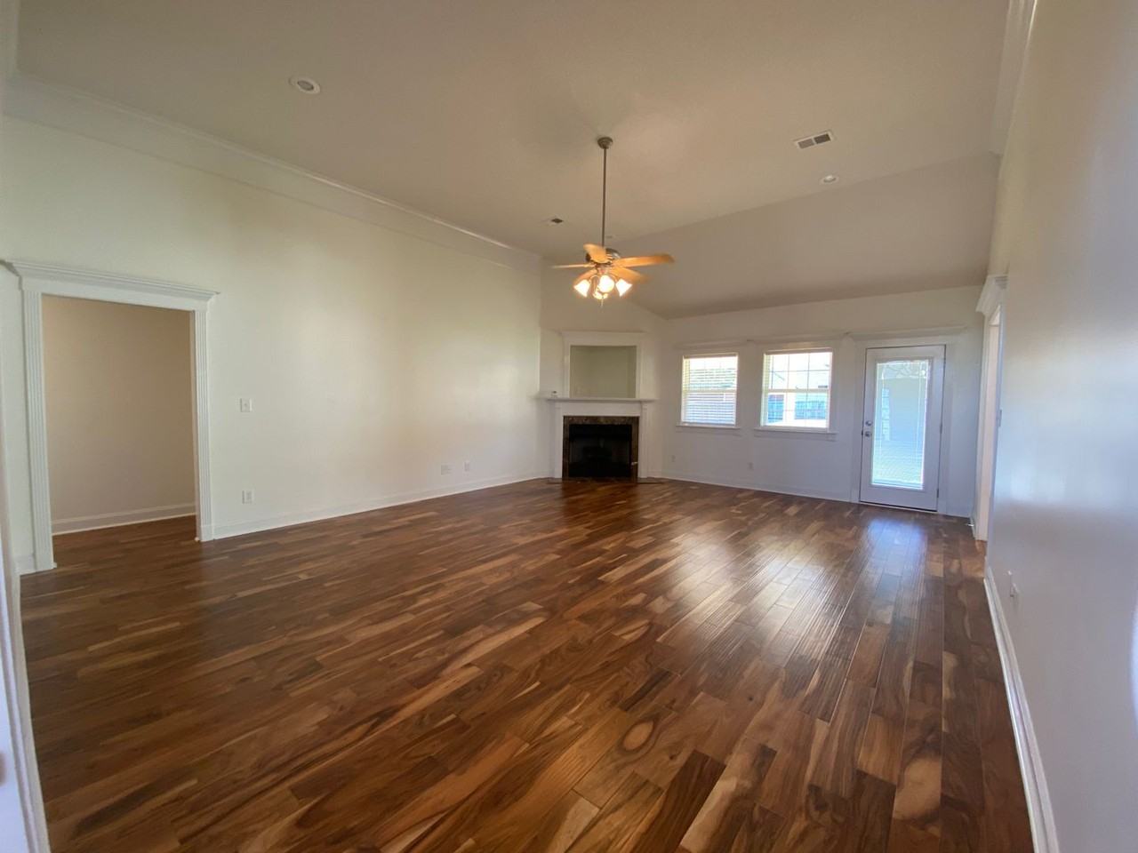 141 Addington Dr - Photo 5 of 26