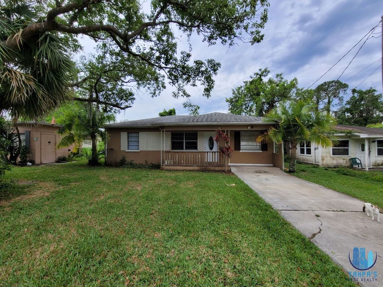 2235 Lakeview St - Photo 2 of 18