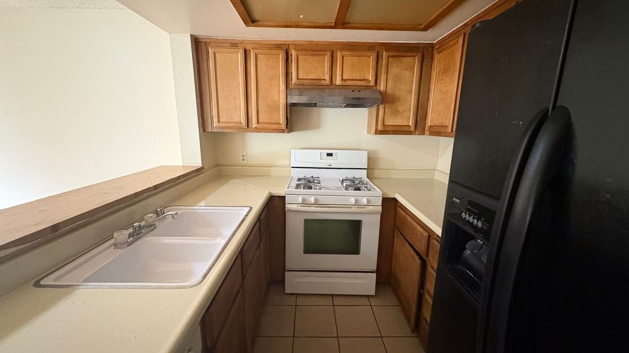 1025 N Tippecanoe Ave #232 - Photo 4 of 8