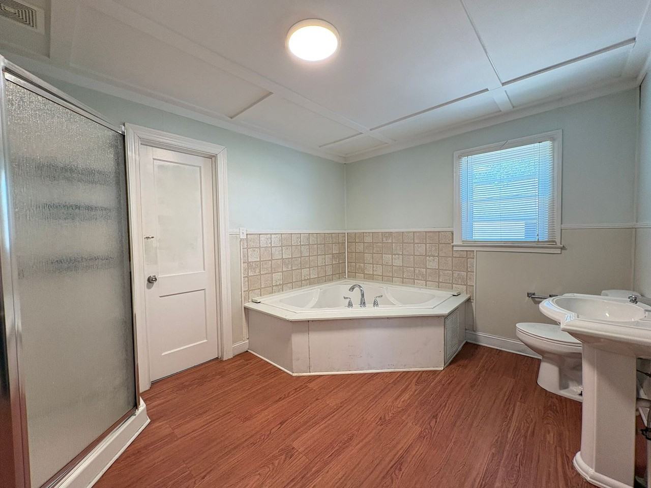 1122 E Fairfield Rd - Photo 6 of 14