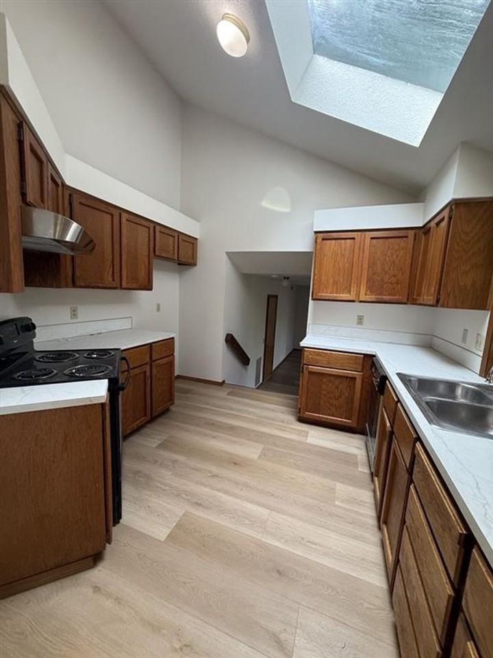 17565 Nw Woodmere Ct - Photo 4 of 16