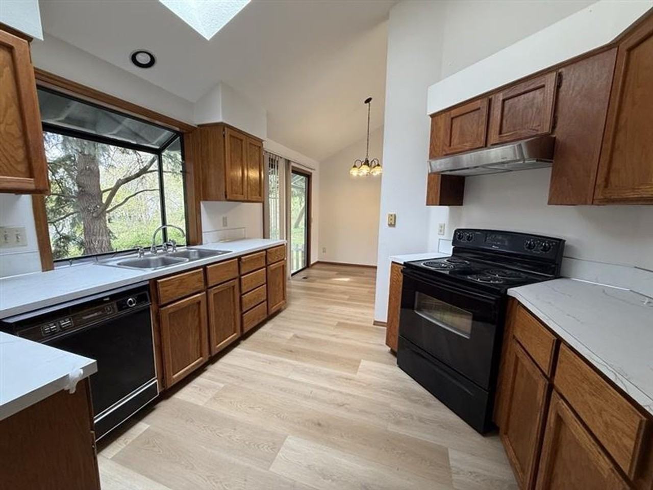 17565 Nw Woodmere Ct - Photo 5 of 16