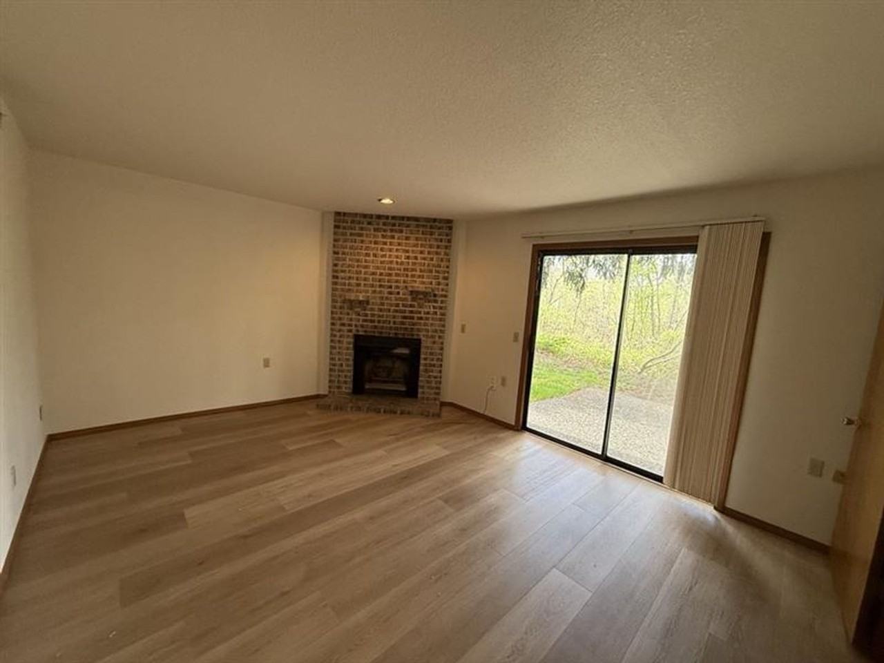 17565 Nw Woodmere Ct - Photo 6 of 16