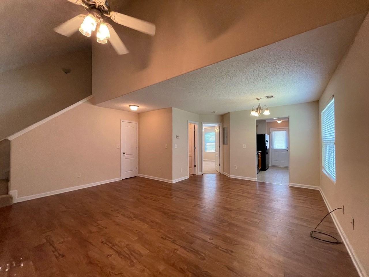 111 Katydid Dr - Photo 2 of 19