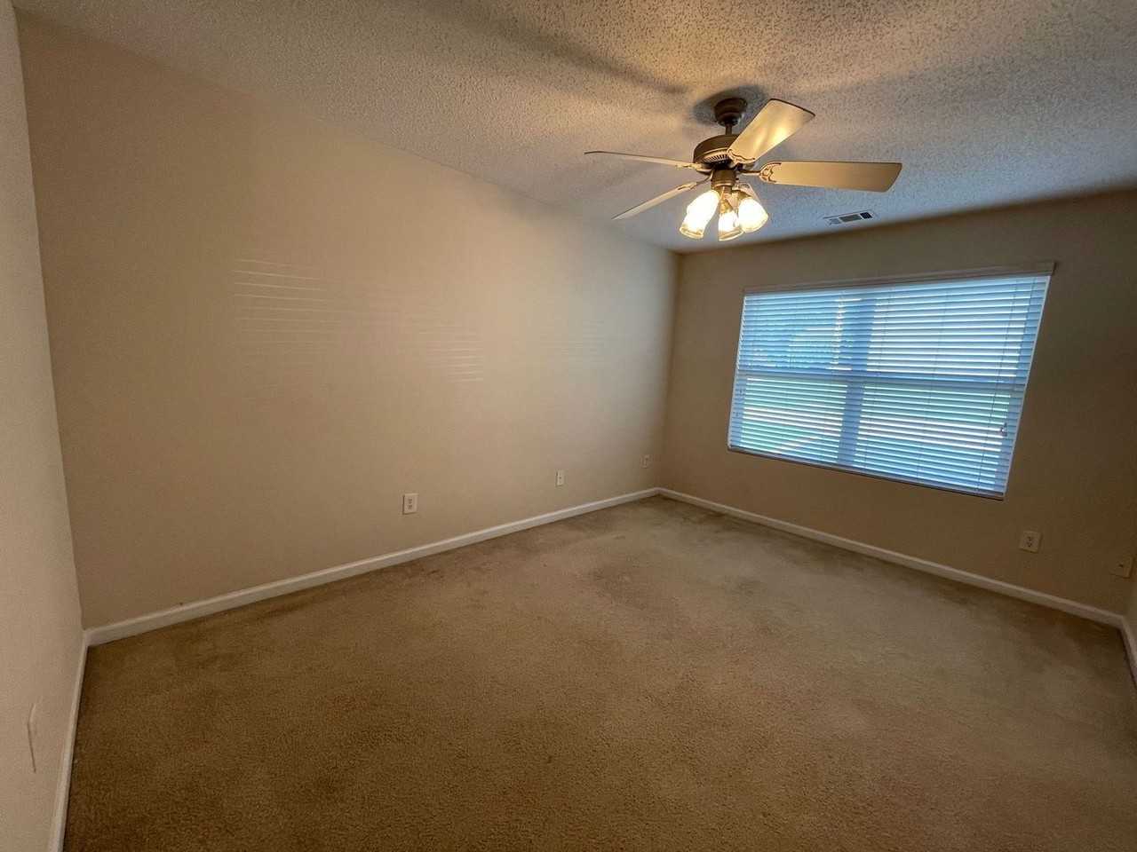 111 Katydid Dr - Photo 6 of 19