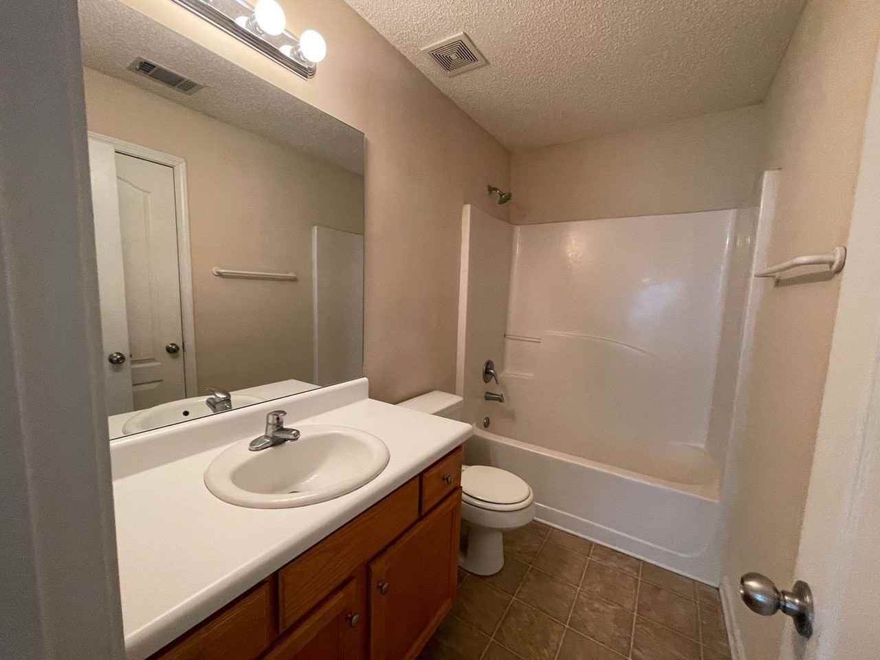 111 Katydid Dr - Photo 7 of 19