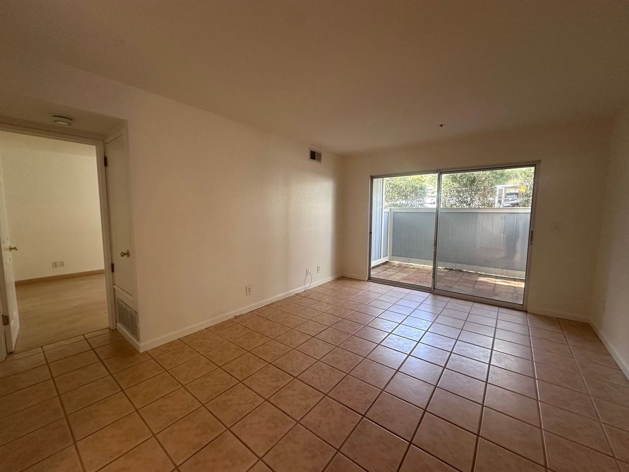 4555 Oak Glen Dr - Photo 4 of 13