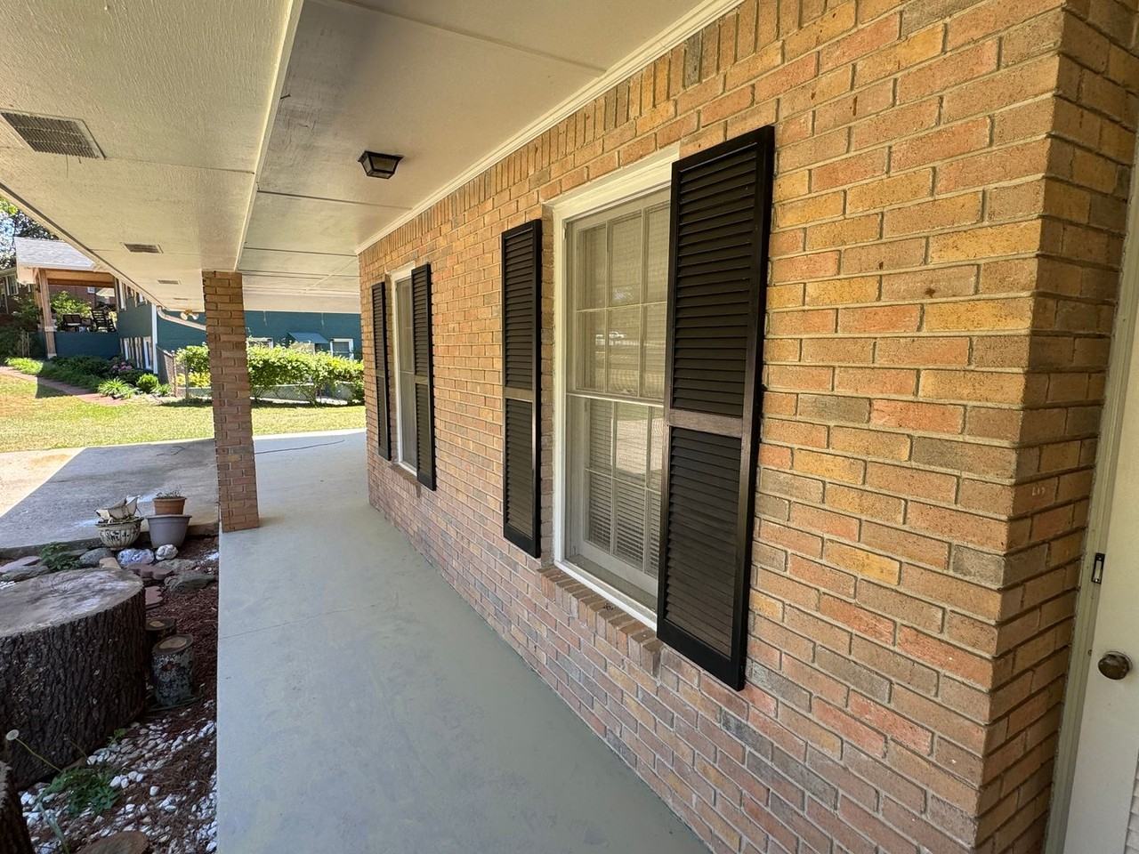 5594 Laurel Ln Nw - Photo 2 of 28