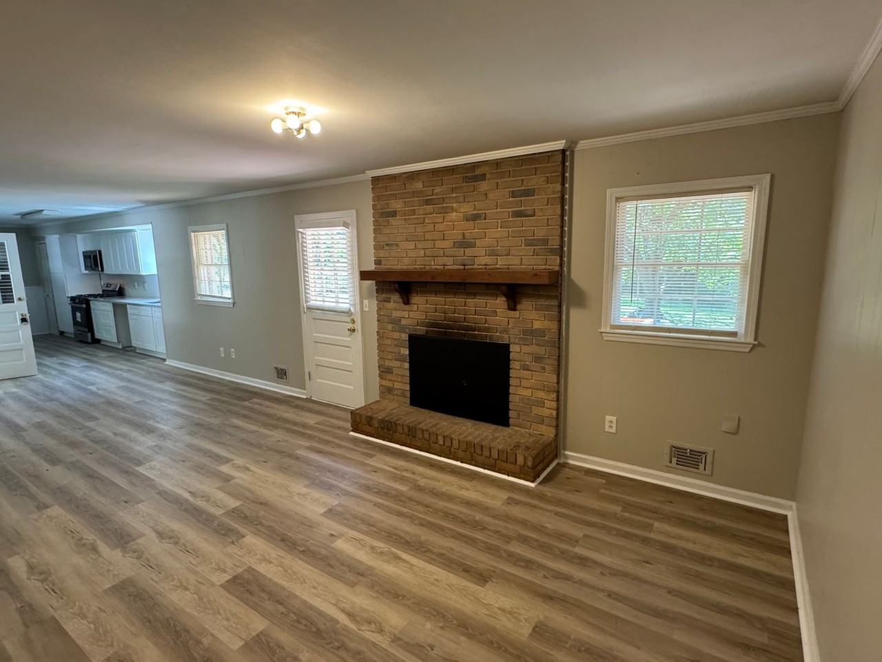 5594 Laurel Ln Nw - Photo 4 of 28