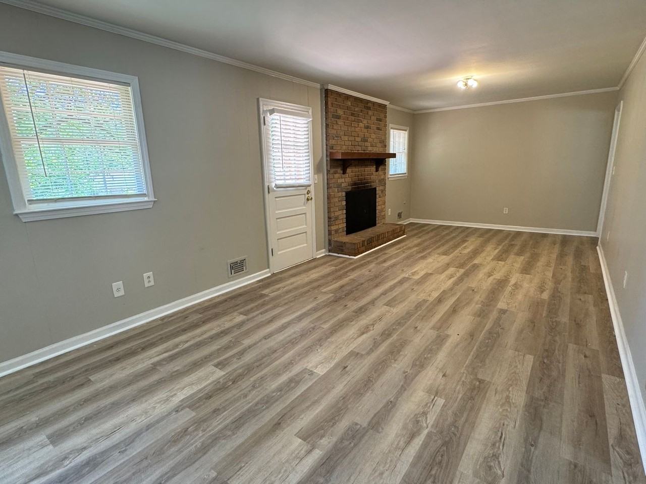 5594 Laurel Ln Nw - Photo 5 of 28