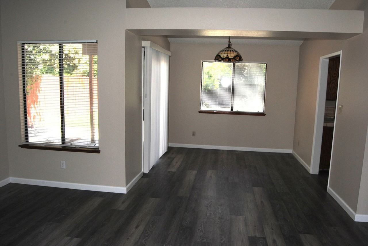 4620 Gorbett Ln - Photo 3 of 15