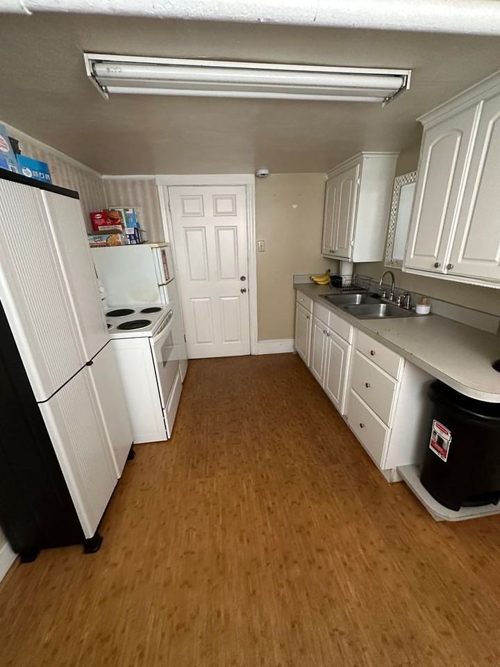 124 E 100 S - Photo 7 of 14