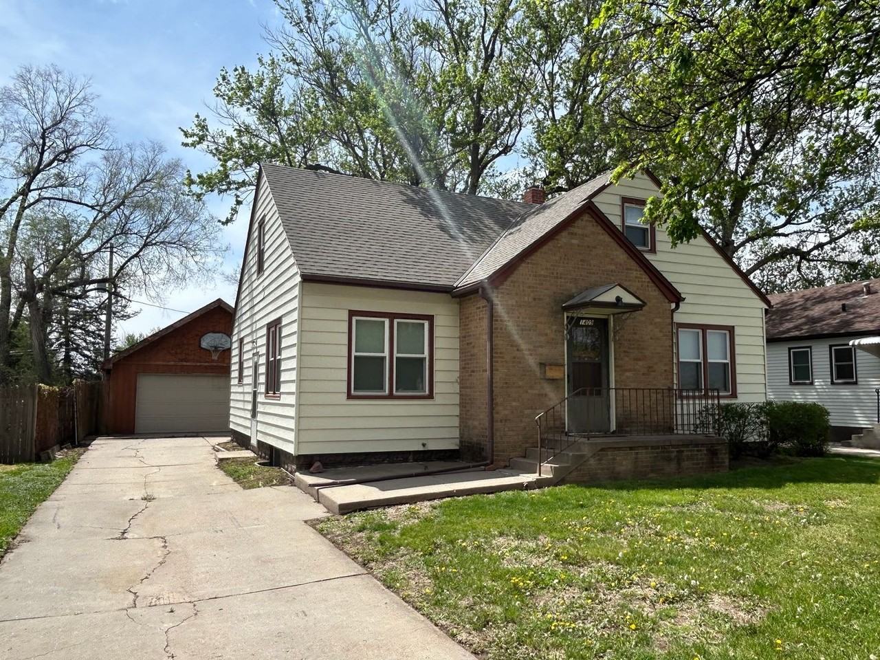 1409 Arapahoe St - Photo 2 of 27