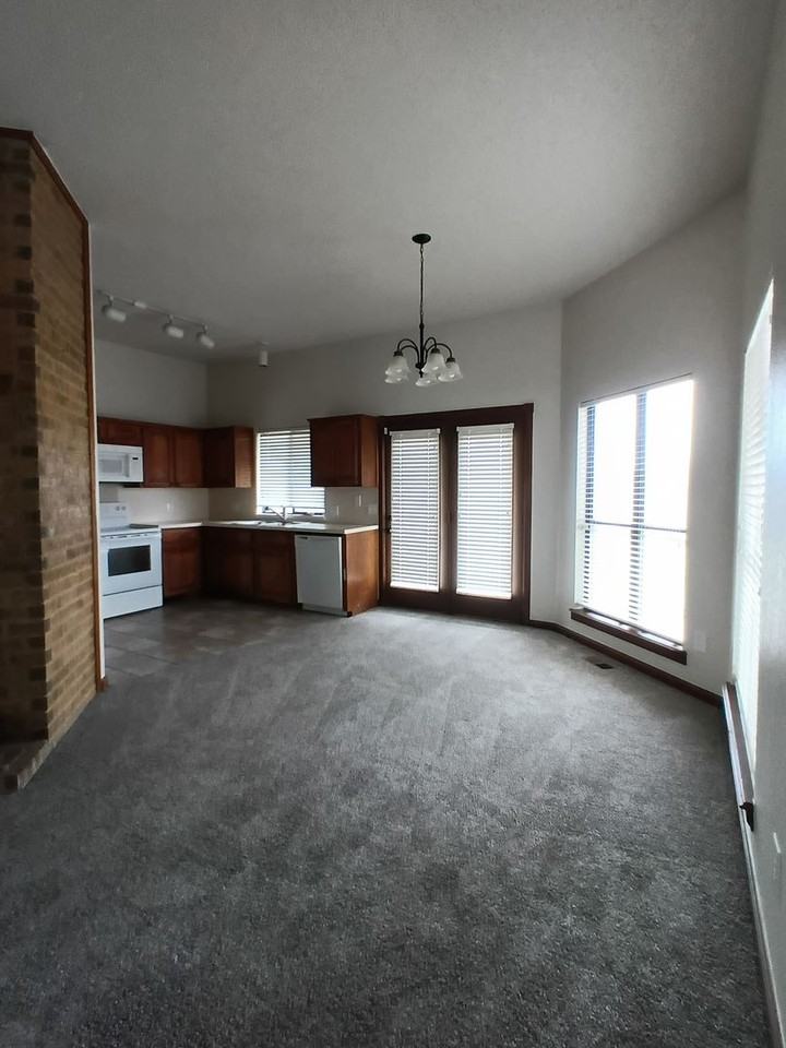 9720 Railroad - Photo 6 of 29