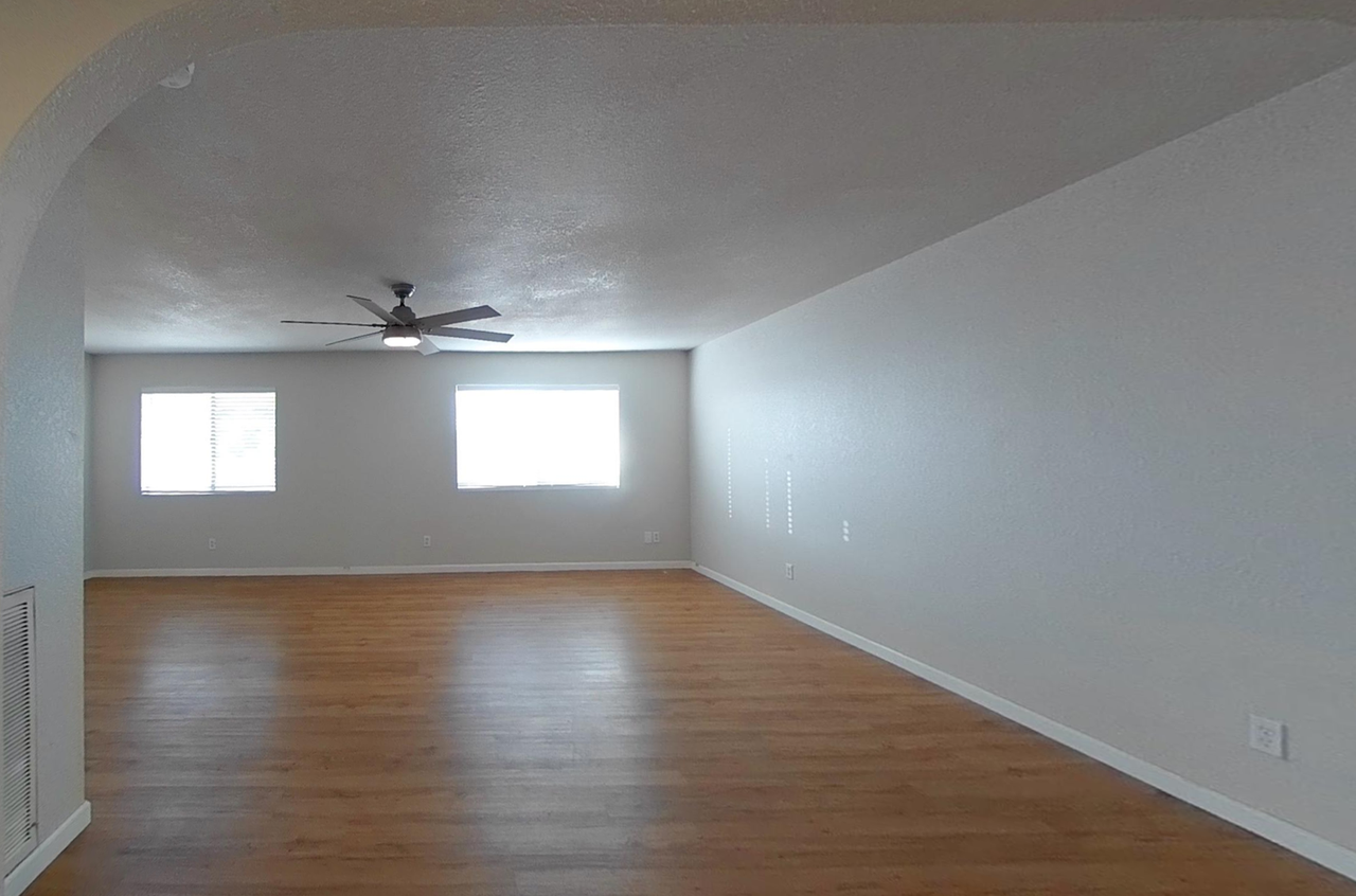 2876 Saratoga Ave - Photo 3 of 13