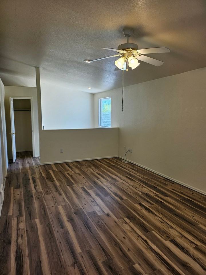 2113 Aztec Dr - Photo 6 of 24