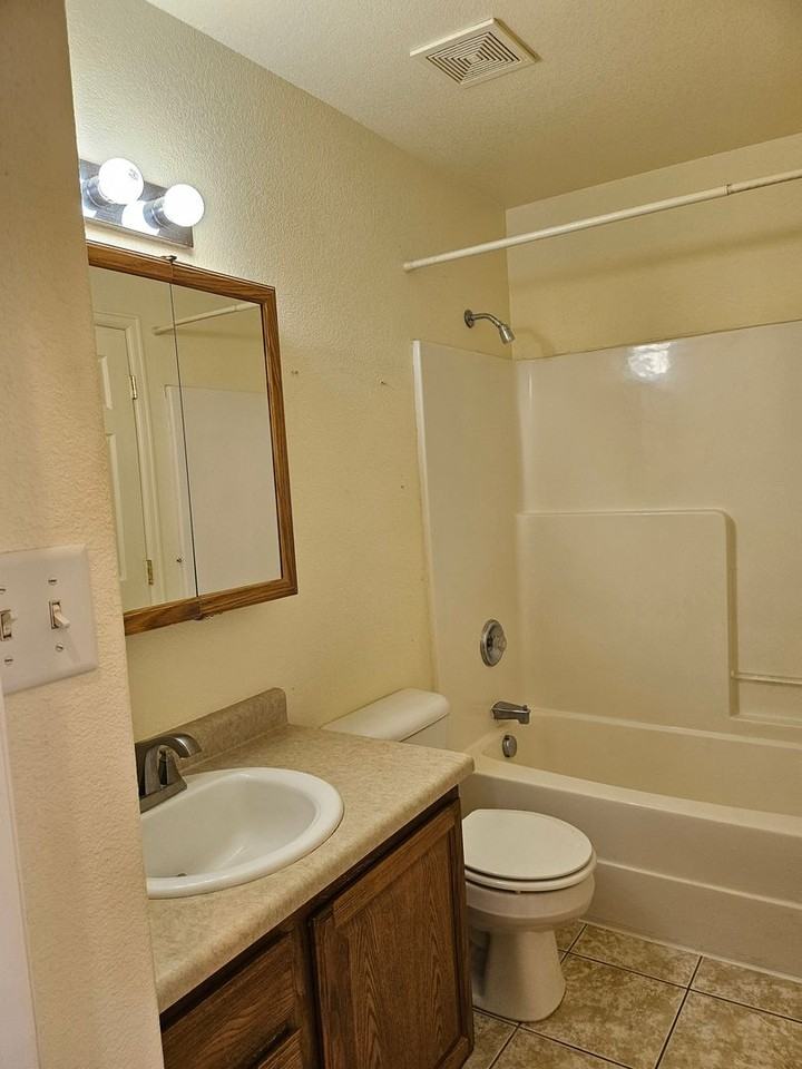 2113 Aztec Dr - Photo 7 of 24